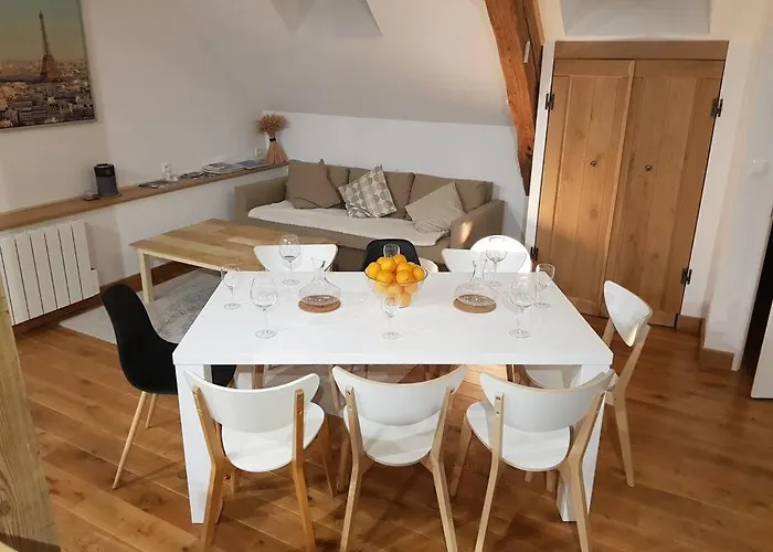 Cosy Burgundy Апартаменти